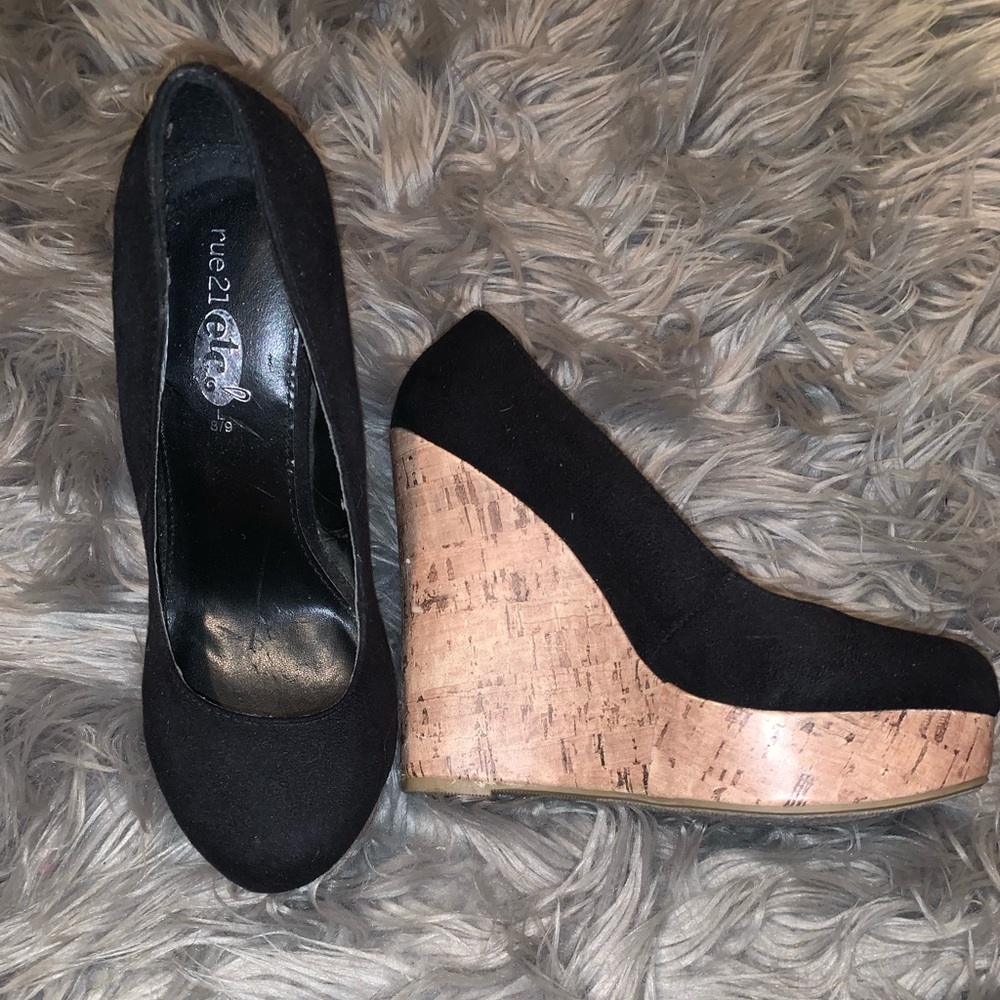 Black cork wedges